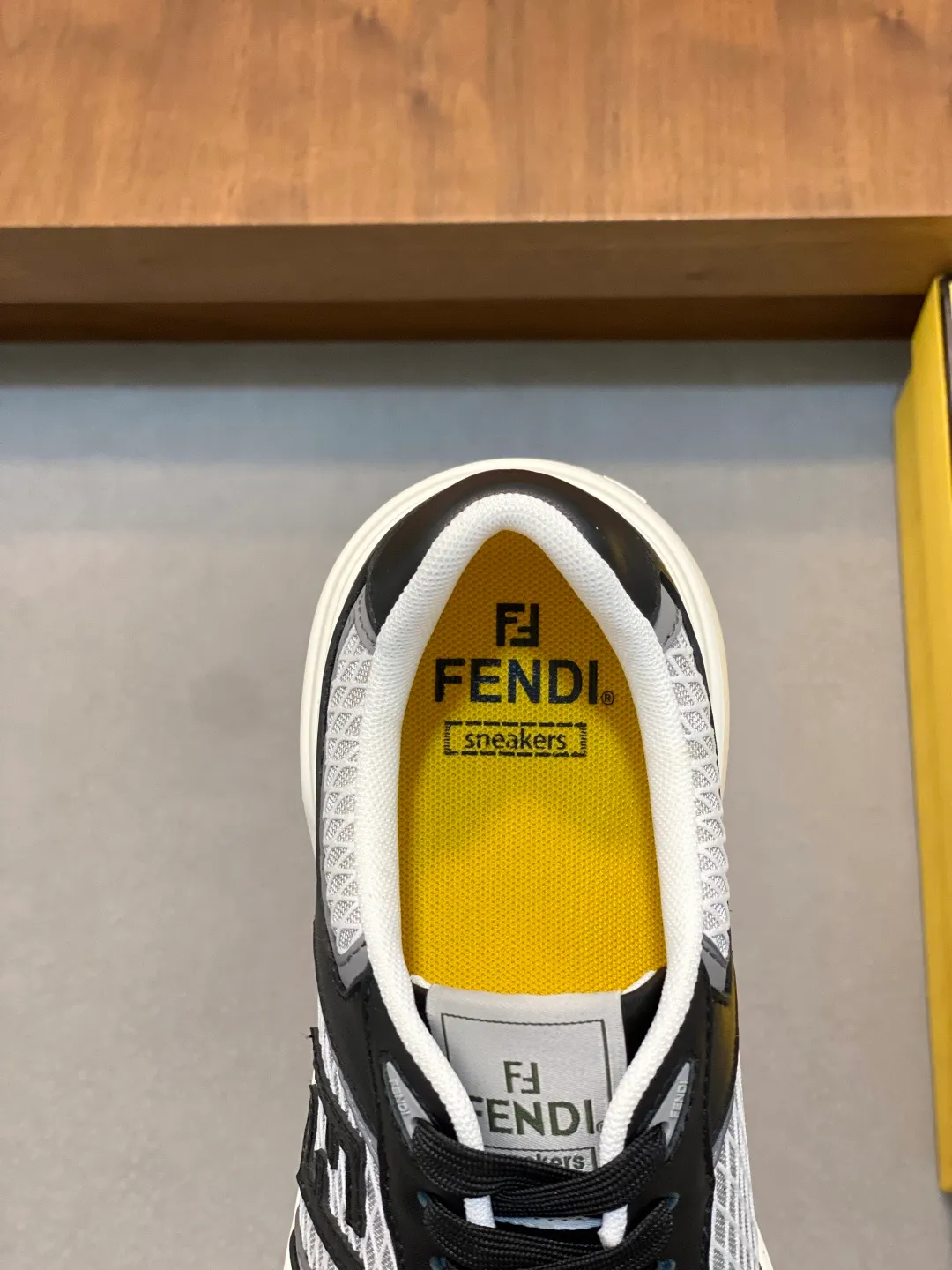 💰780 [FENDI] Fendi - high-end quality original order 🔍🔍🔍 casual sports shoes - Upper: 🔝 Nappa calfskin spliced breathable mesh injection molded brand logo plastic module - Lining: brand canvas - Outsole: ultra-light T men's shoes 💰R foam rubber; molded outsole - Ultra-high quality control · Fine workmanship: highlighted (high-end · extravagant · grade) -Size: 39-44 (38, 45, can be customized)